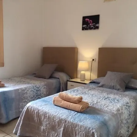 Centrally Located Villa Villa Rupert 3 Bedrooms Private Pool Close To Amenities Puerto Del Carmen *